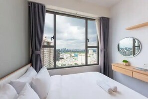 3 Schlafzimmer, Schreibtisch, Bügeleisen/Bügelbrett, WLAN