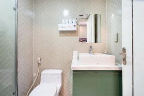 Een douche, toiletpapier