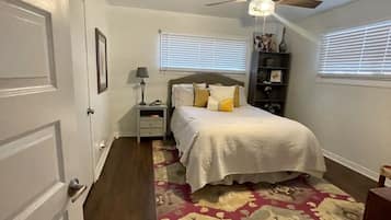4 bedrooms, iron/ironing board, free WiFi, bed sheets
