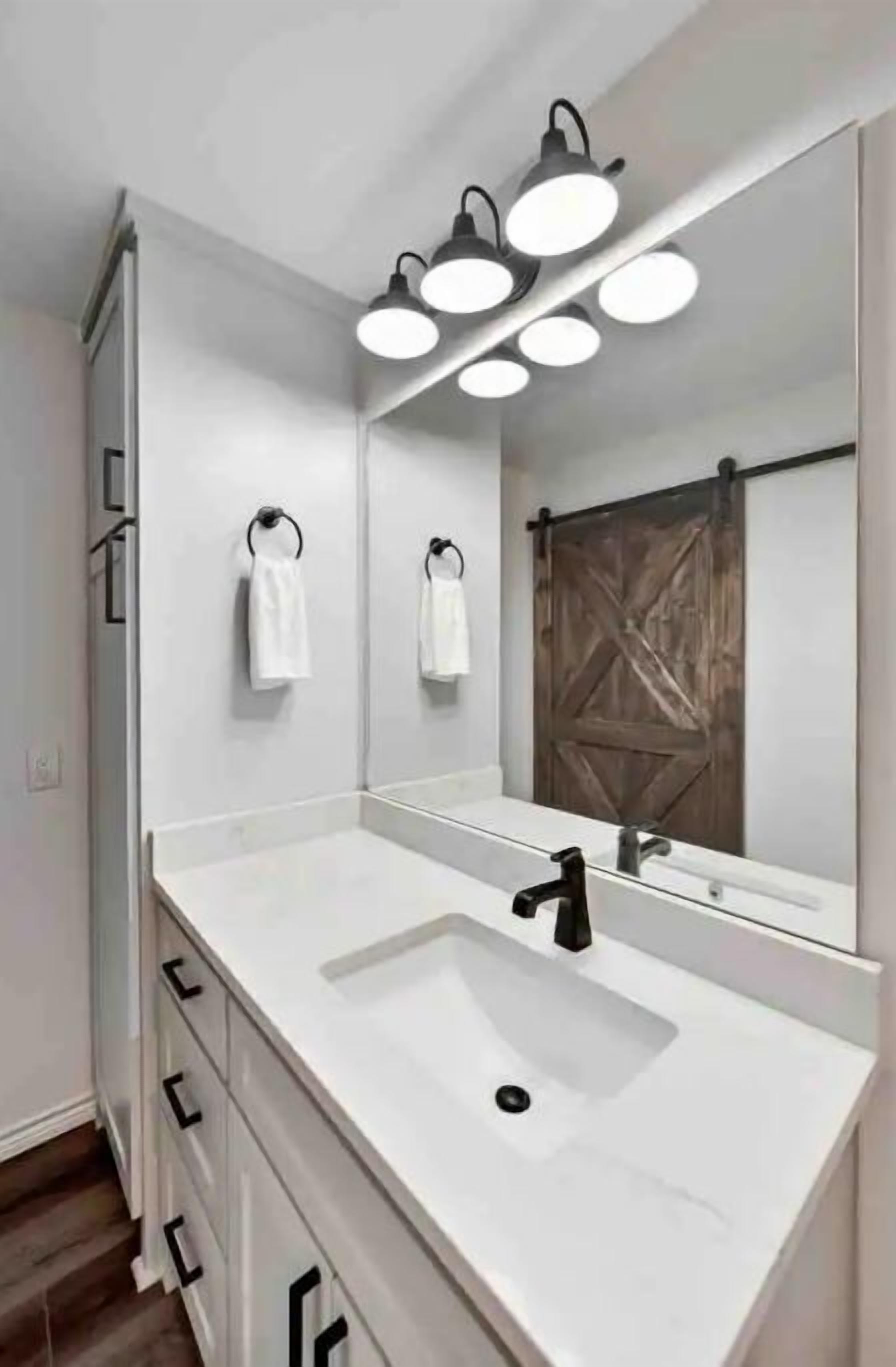 Enjoy the country views! Unit A