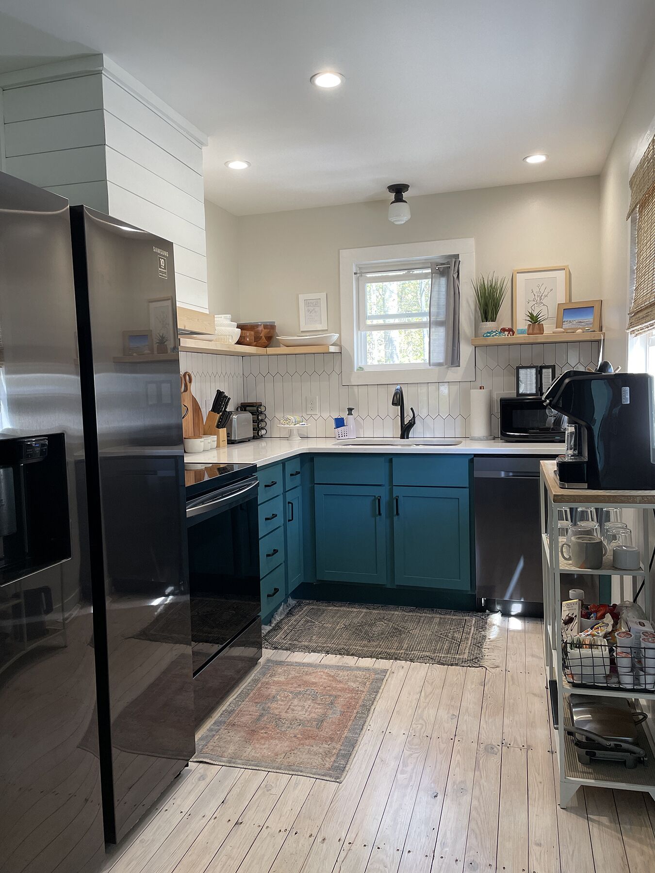 Happy Place: Charmed Woodside Cottage — Geneva On The Lake, near strip