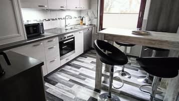 Fridge, microwave, oven, dishwasher