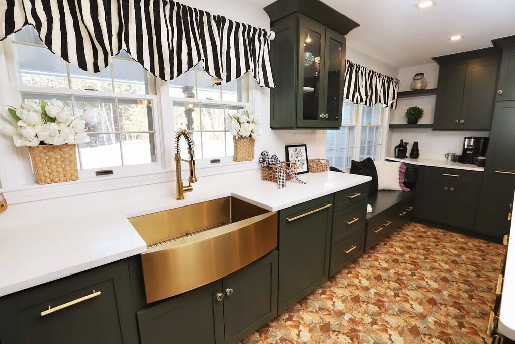 Luxury Farm Stay at The Lodge at Wolf Pine Hollow