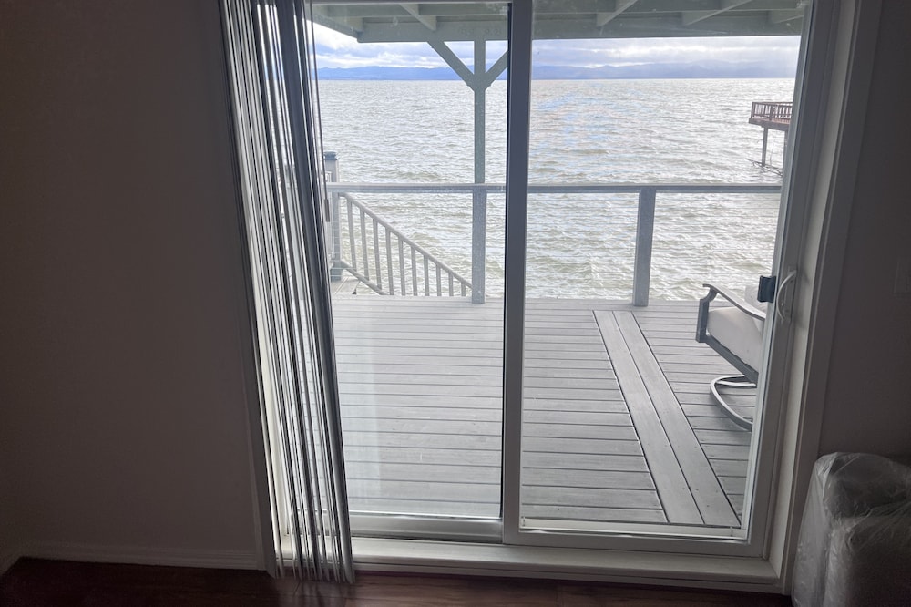 The Lakehouse Bungalow in Nice, CA