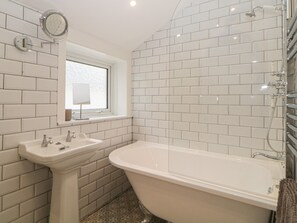 Shower - Cornerside (Sidmouth)