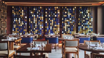 Daily full breakfast (EUR 35 per person)