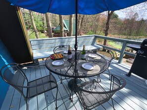 Outdoor dining - Three A-frame Cabins, a provate Pond, row boats! (Rockbridge)
