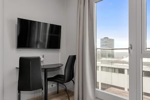 Soundproofing, travel cot, free WiFi - B18 Apartments (Reykjavik)