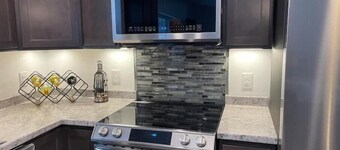 Snowmobile from your door-WIRELESS WIFI- SMART TV TO STREAM- RELAX-DOG FRIENDLY