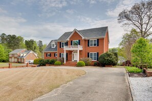 Exterior - Douglasville Lake Home w/ Private Pool + Gazebo! (Douglasville)