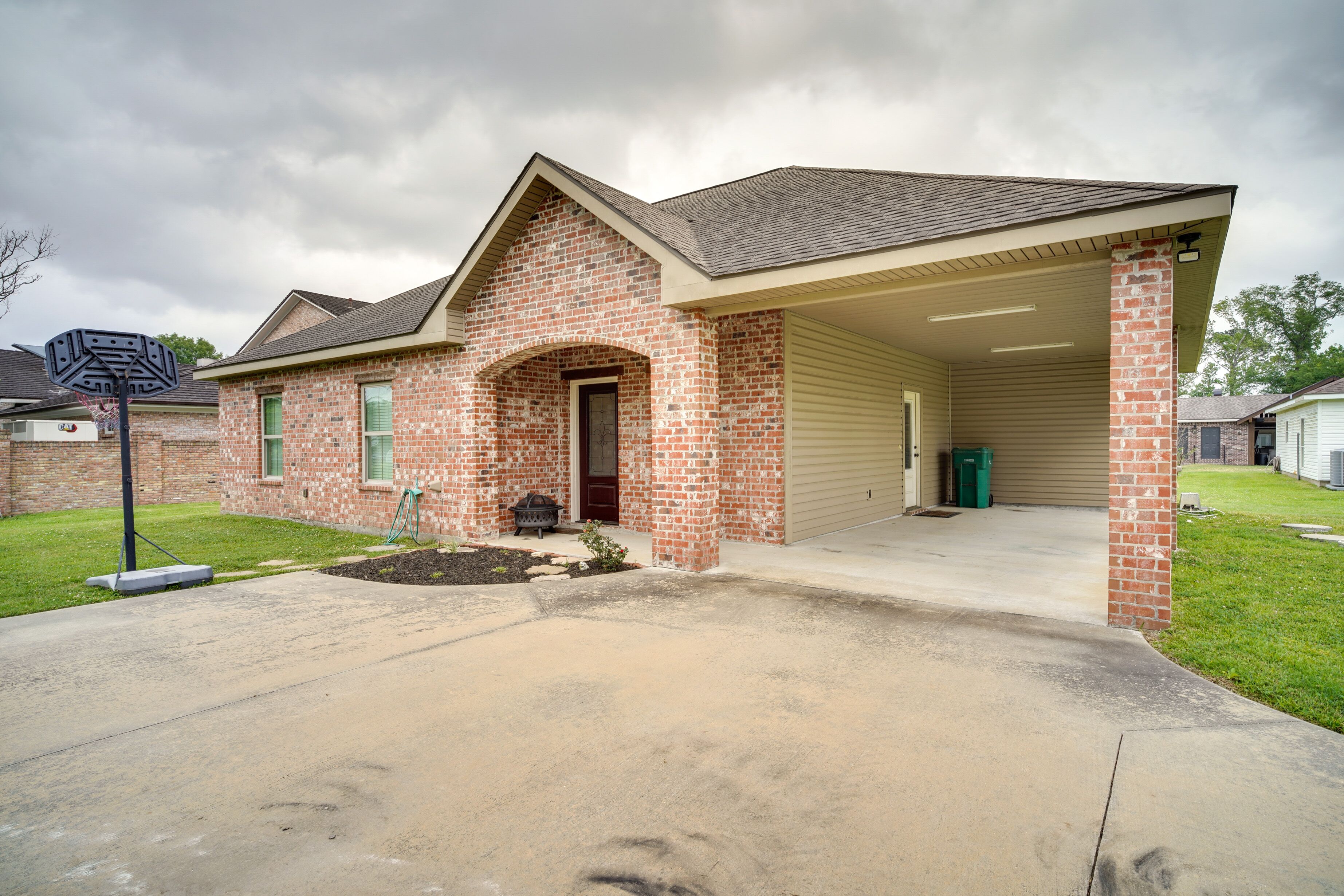 Lake Charles Vacation Rental - 3 Mi to Casinos!