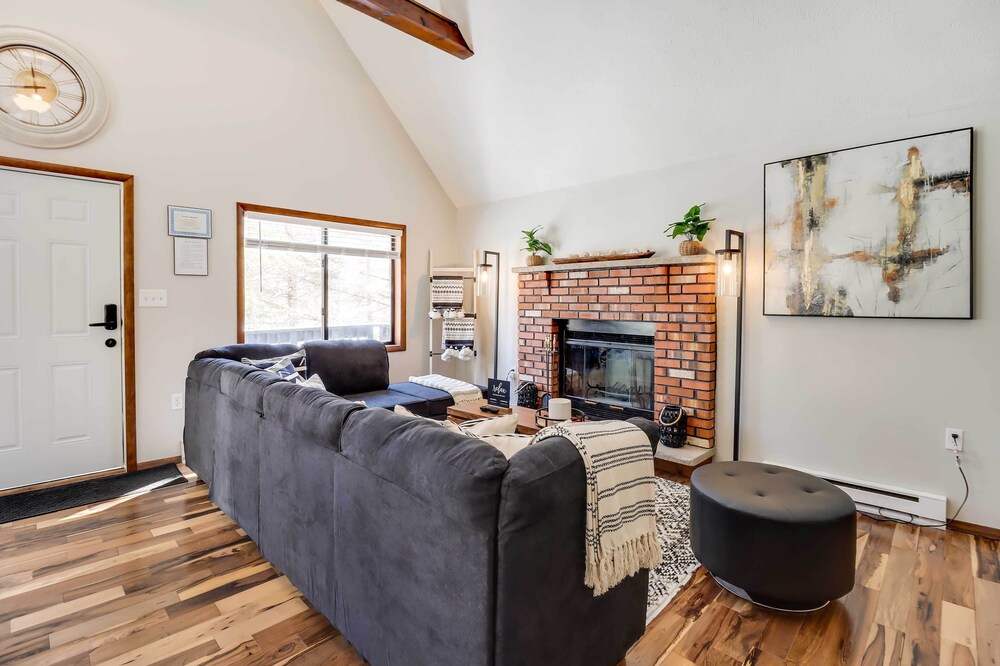 Tobyhanna Vacation Home w/ Community Pool Access
