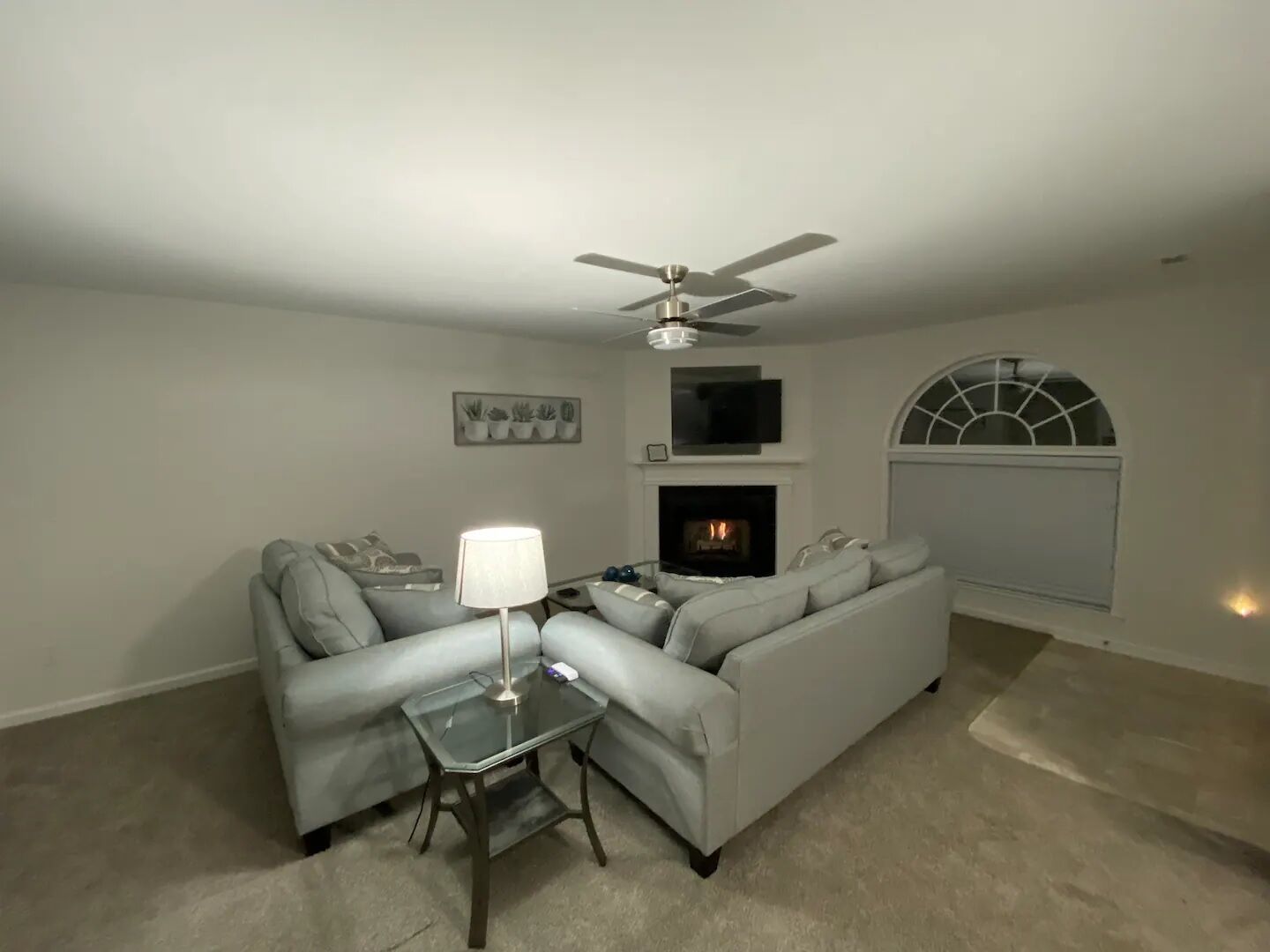 2 Miles From HPU & Fnt Market!