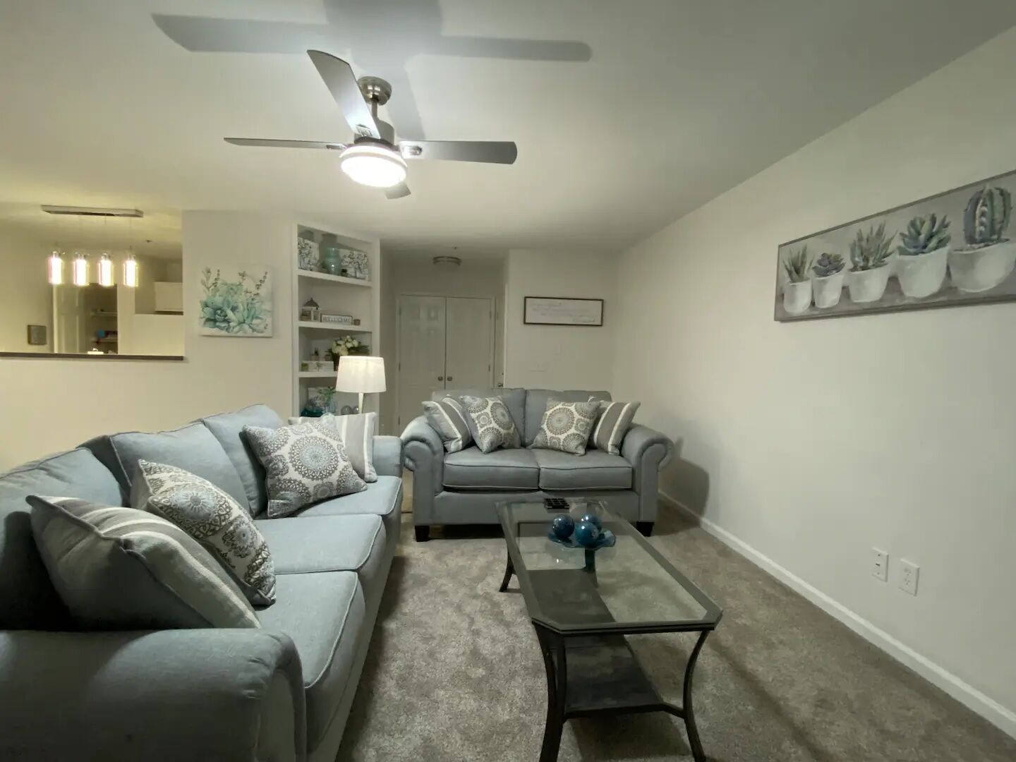 2 Miles From HPU & Fnt Market!