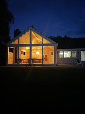 Exterior - Large house, large backyard on swimming pond<br>Walking distance to town and beach. (Falmouth)