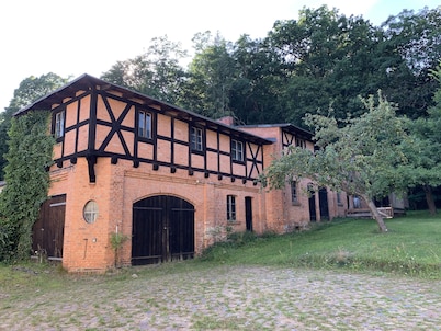 Unique vacation apartment for 6 to 8 people with a historic ambience