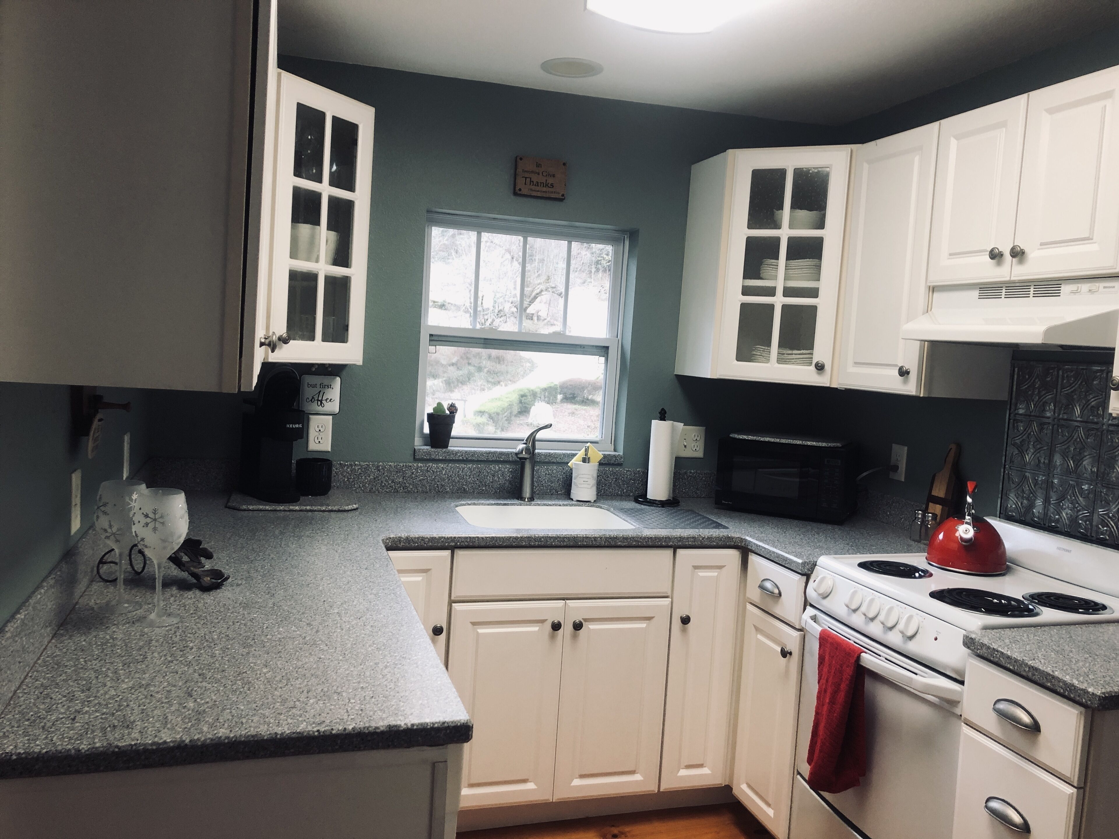 Relax at Cozy River Cottage