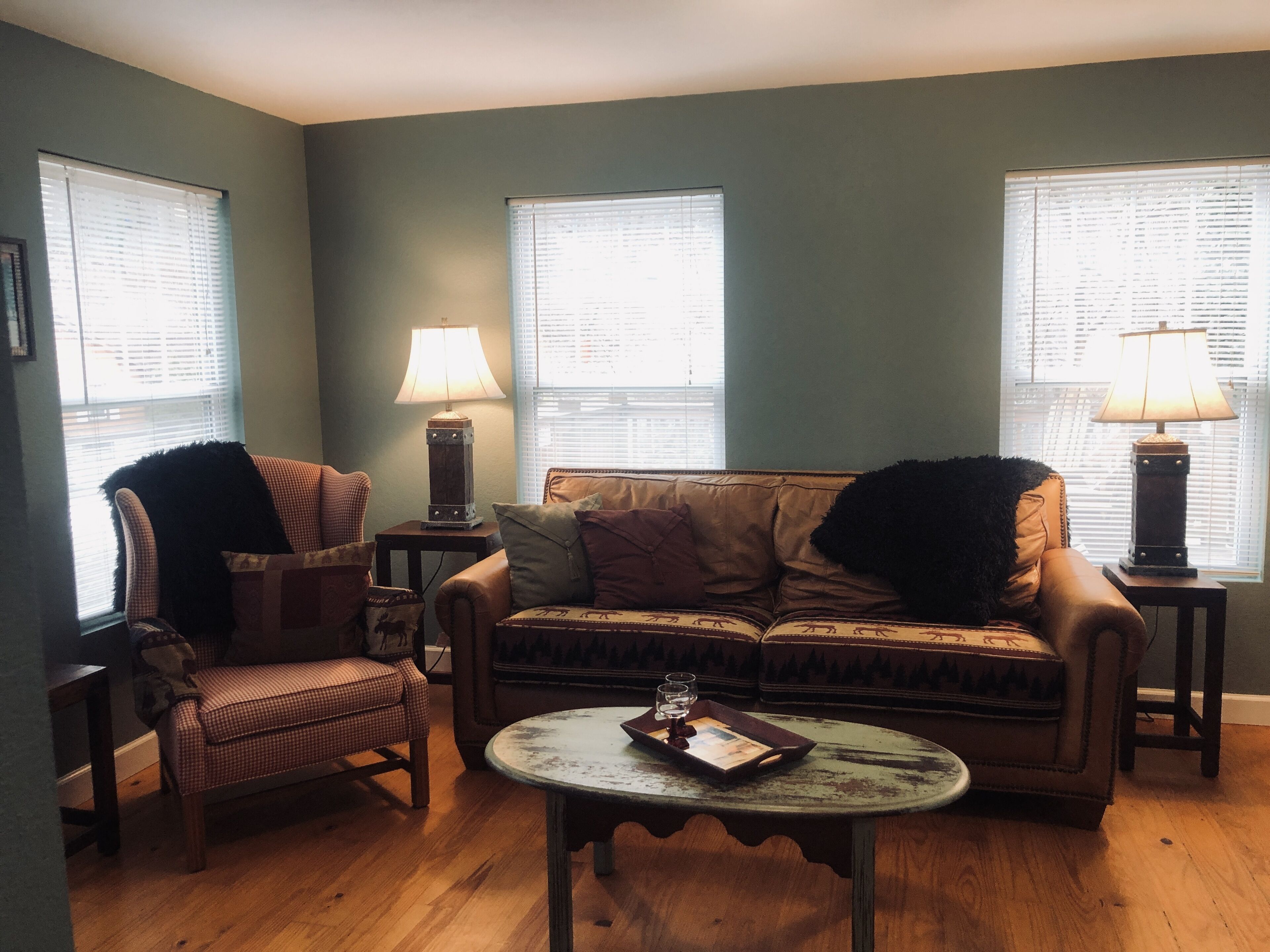 Relax at Cozy River Cottage