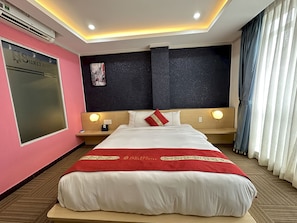 Standard Double Room | Desk, laptop workspace, free WiFi, bed sheets - Capital O 1177 Saigon Sweet Hotel (Ho Chi Minh City)