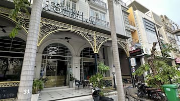 Façana frontal de l'allotjament
