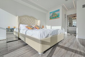 3 bedrooms, desk, iron/ironing board, travel crib