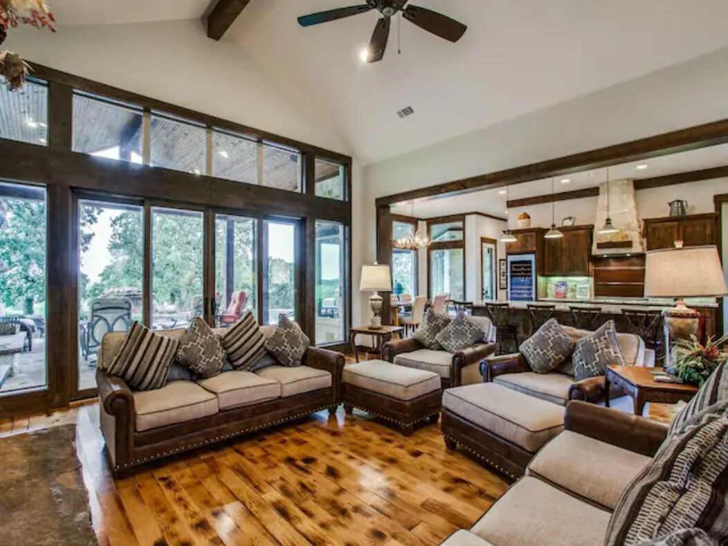 A lovely Hilltop Ranch House in Valley View for an ideal getaway!