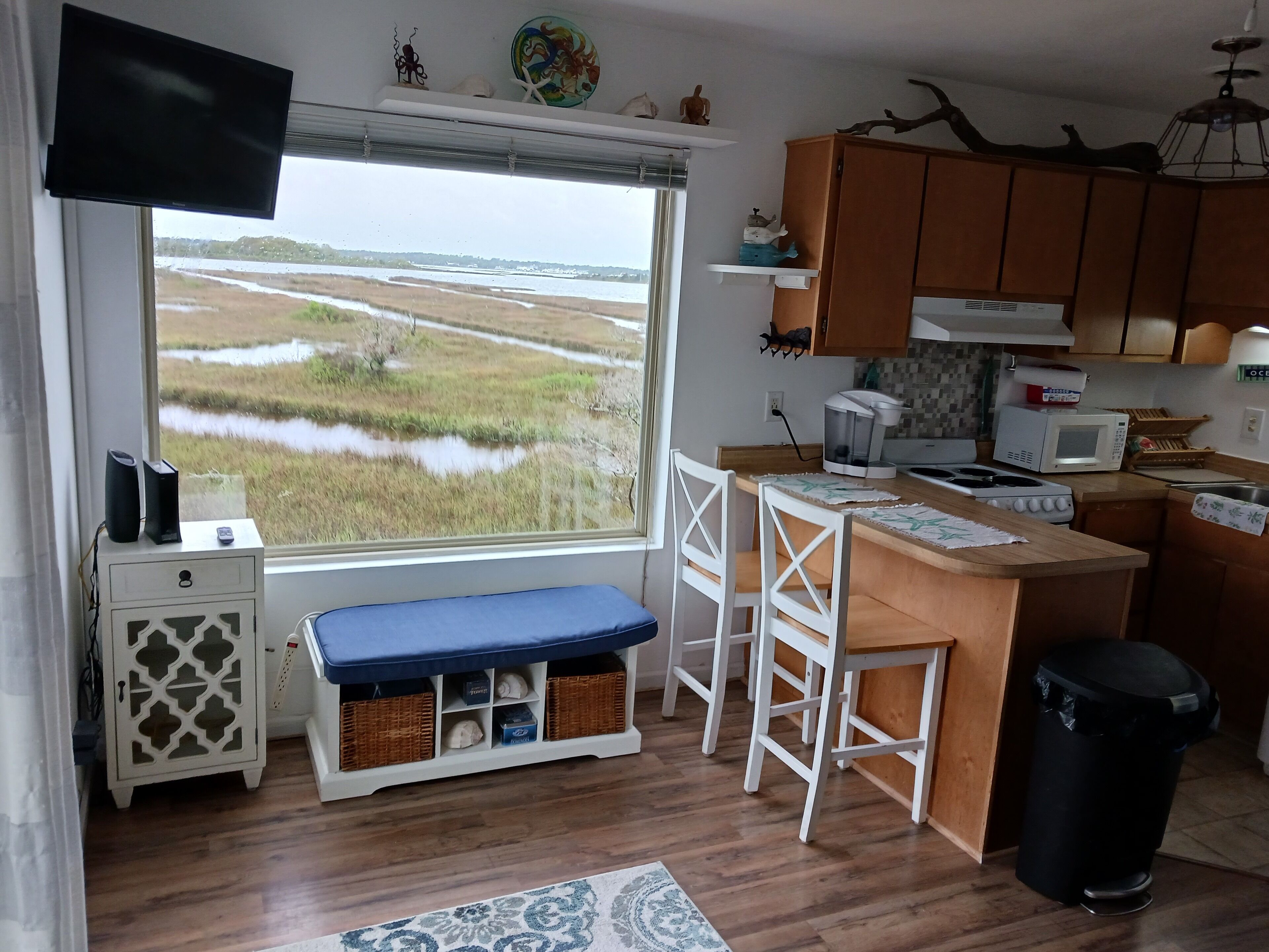 You're always welcome at "A Friend's Place"           Kayaks on site with launch