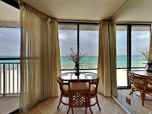 Condo, 1 King Bed, Hot Tub, Ocean View (Leeward 603 - No Pets) | Dining