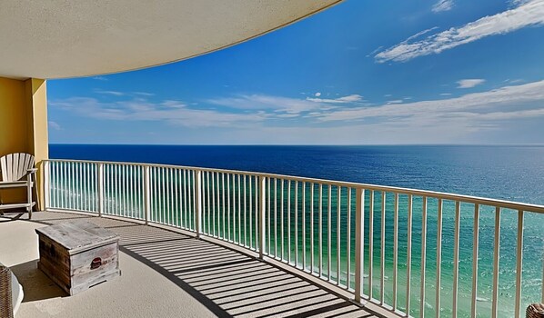 Appart'hôtel, plusieurs lits, balcon, vue océan (#2208) | Enceinte de l’hébergement