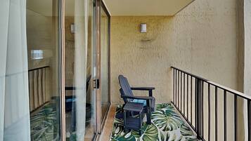 Condo, Multiple Beds, Balcony, Ocean View (505) | Property grounds