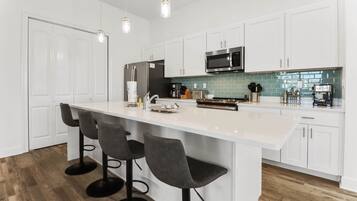 Condo, Multiple Beds, Balcony (#307 - Gulf Coast Time) | Private kitchen | Fridge, microwave, oven, stovetop