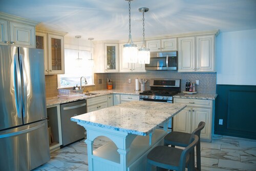 3BR/2BA Chic and Tranquil Magnolia House Near Boston