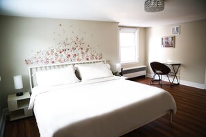 3 habitaciones, tabla de planchar con plancha, wifi y ropa de cama 