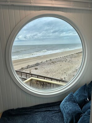 Interior - OCEANFRONT Luxury 5 Bedroom house, Heated Pool, Jacuzzi. Sleeps 12 (Ocean Beach)