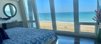 OCEANFRONT Luxury 5 Bedroom house, Heated Pool, Jacuzzi. Sleeps 12