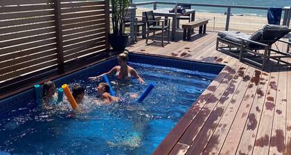 OCEANFRONT Luxury 5 Bedroom house, Heated Pool, Jacuzzi. Sleeps 12