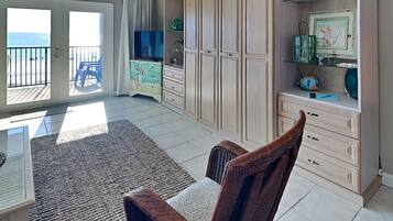 Condo, Multiple Beds, Balcony, Ocean View | Interior