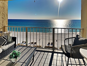 콘도, 침대(여러 개), 발코니, 바다 전망 | 숙박 시설 구내