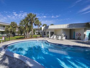 Pool - Summerhouse 3 by Southern Vacation Rentals (Miramar Beach)