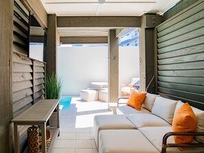 Maison, plusieurs lits, balcon, vue océan | Intérieur
