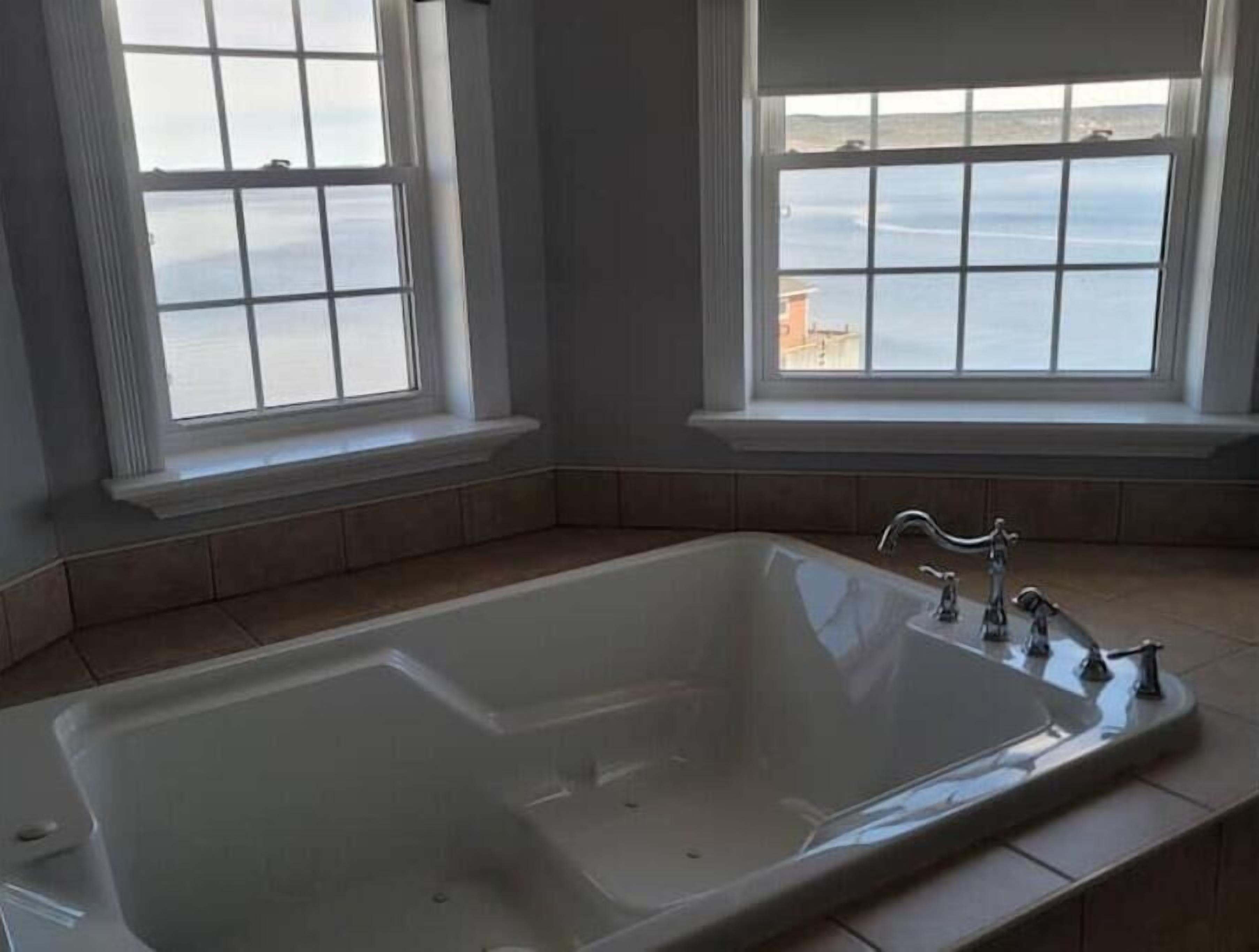 Baycation home with Hottub