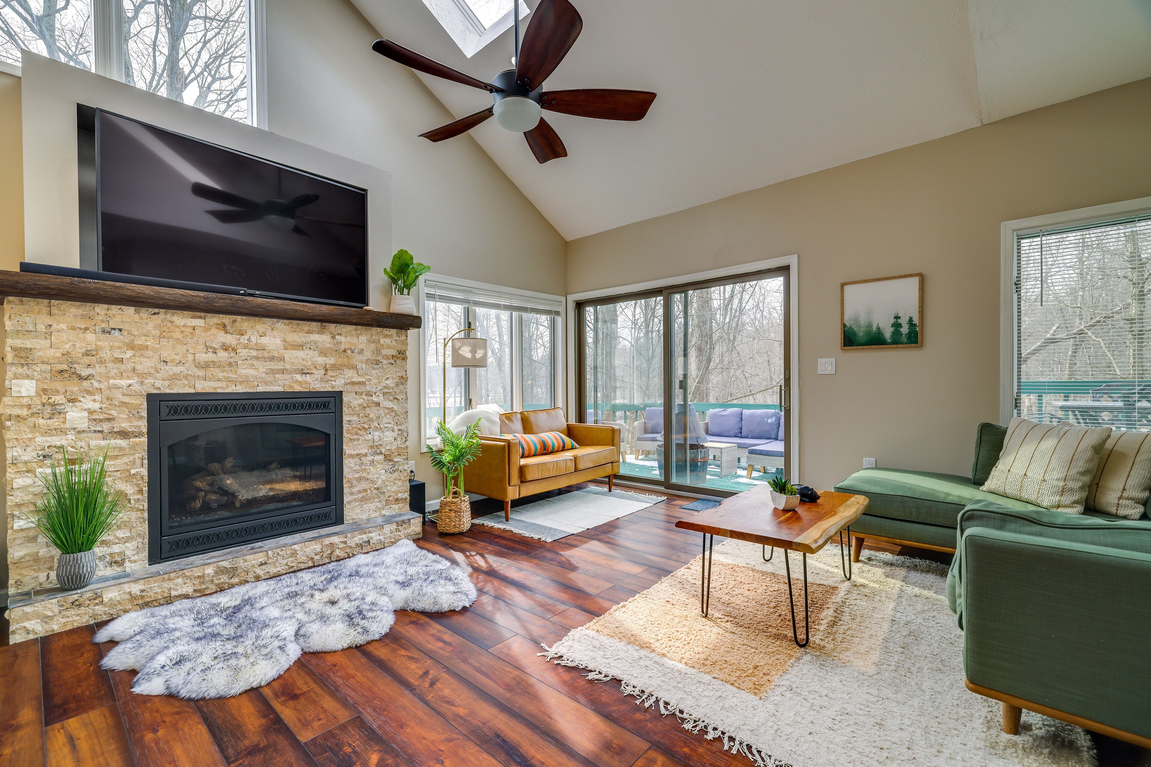 Lovely Poconos Cabin w/ Resort Amenities!