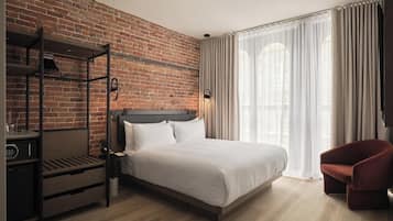 Room (Medium) | In-room safe, iron/ironing board, free WiFi, bed sheets