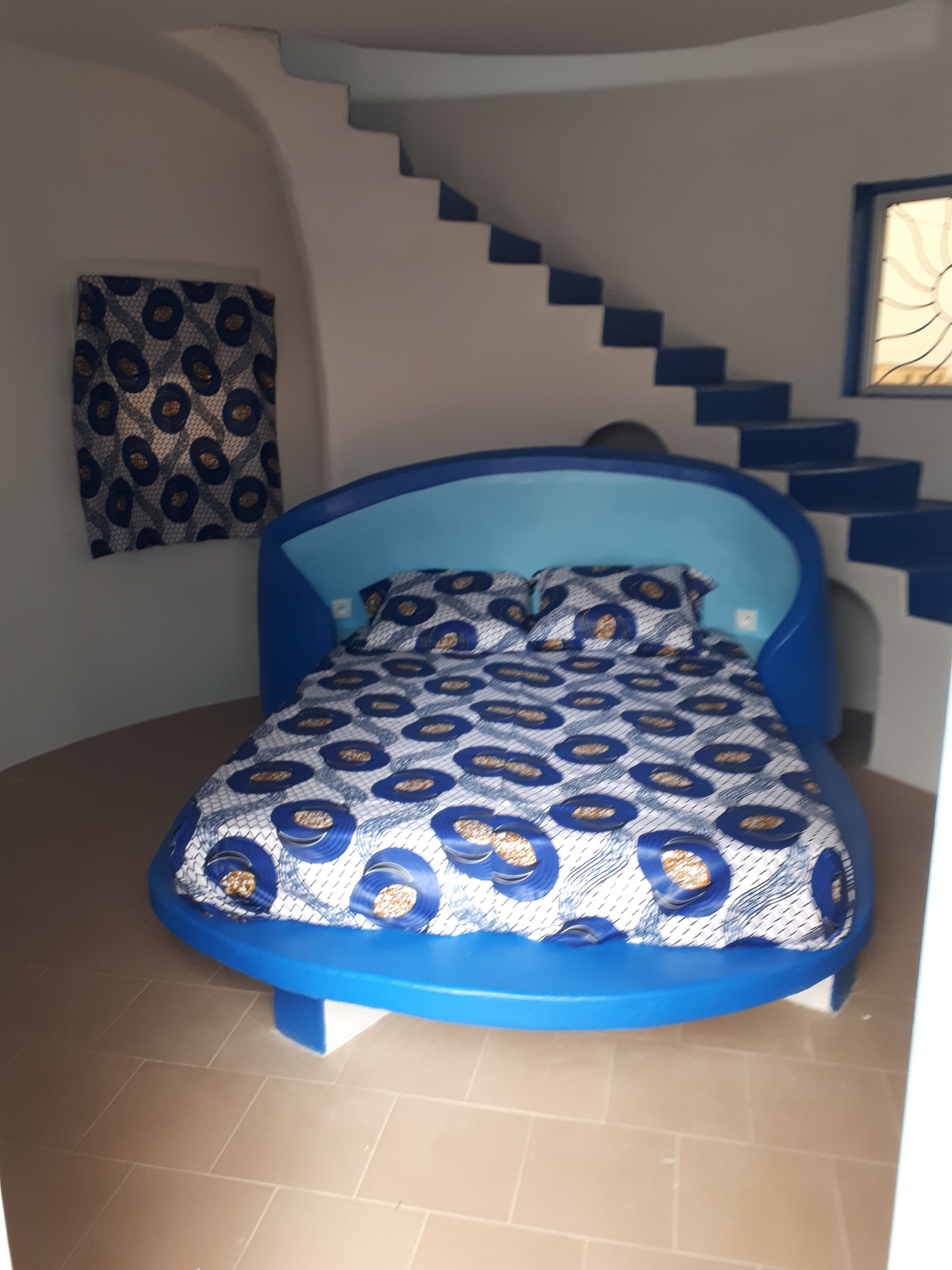 5 bedrooms, WiFi, bed sheets