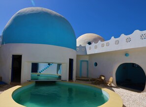 Piscine couverte, piscine extérieure