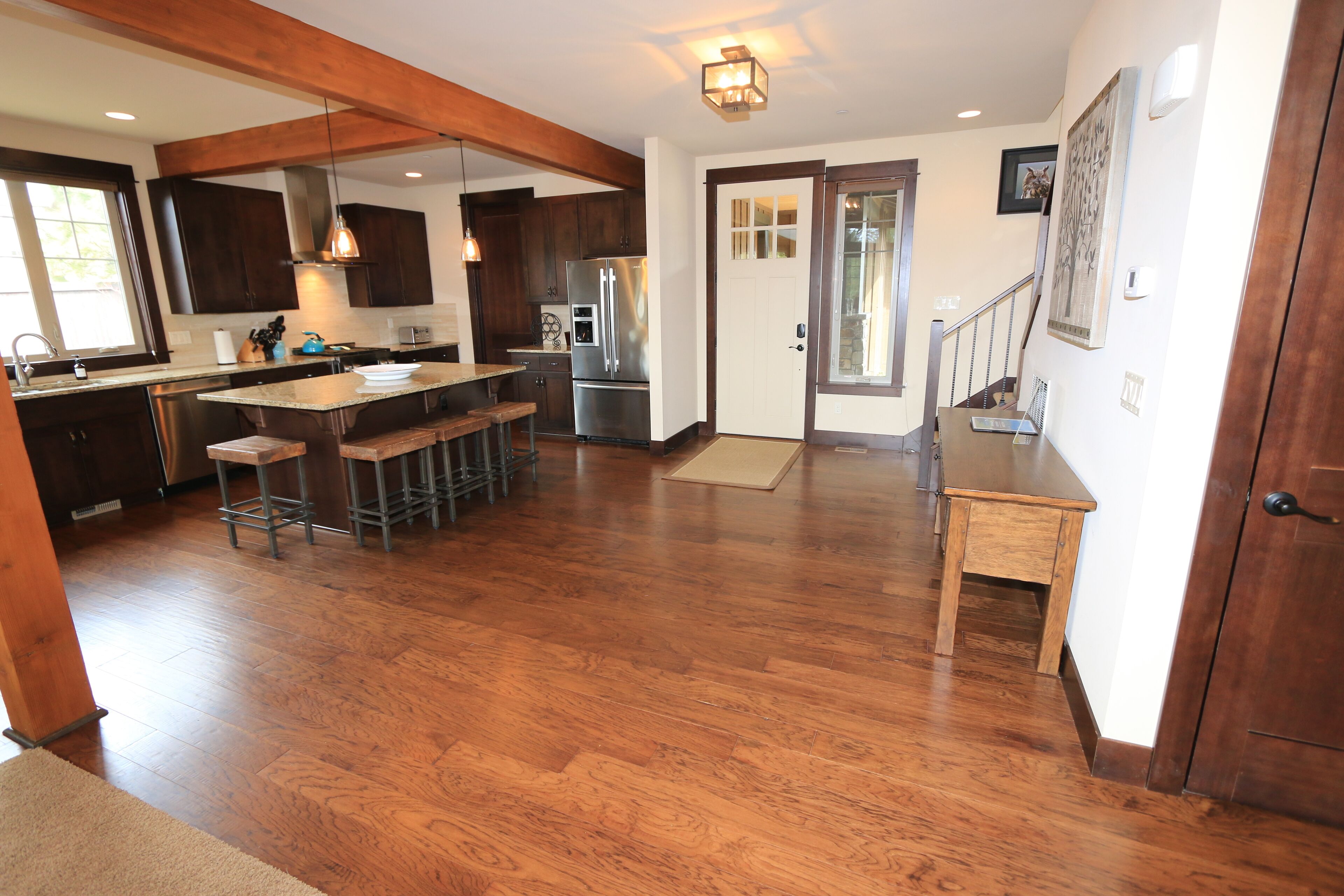 Mt Views, Hot Tub, Game Room, EV Charger, Close to Lodge