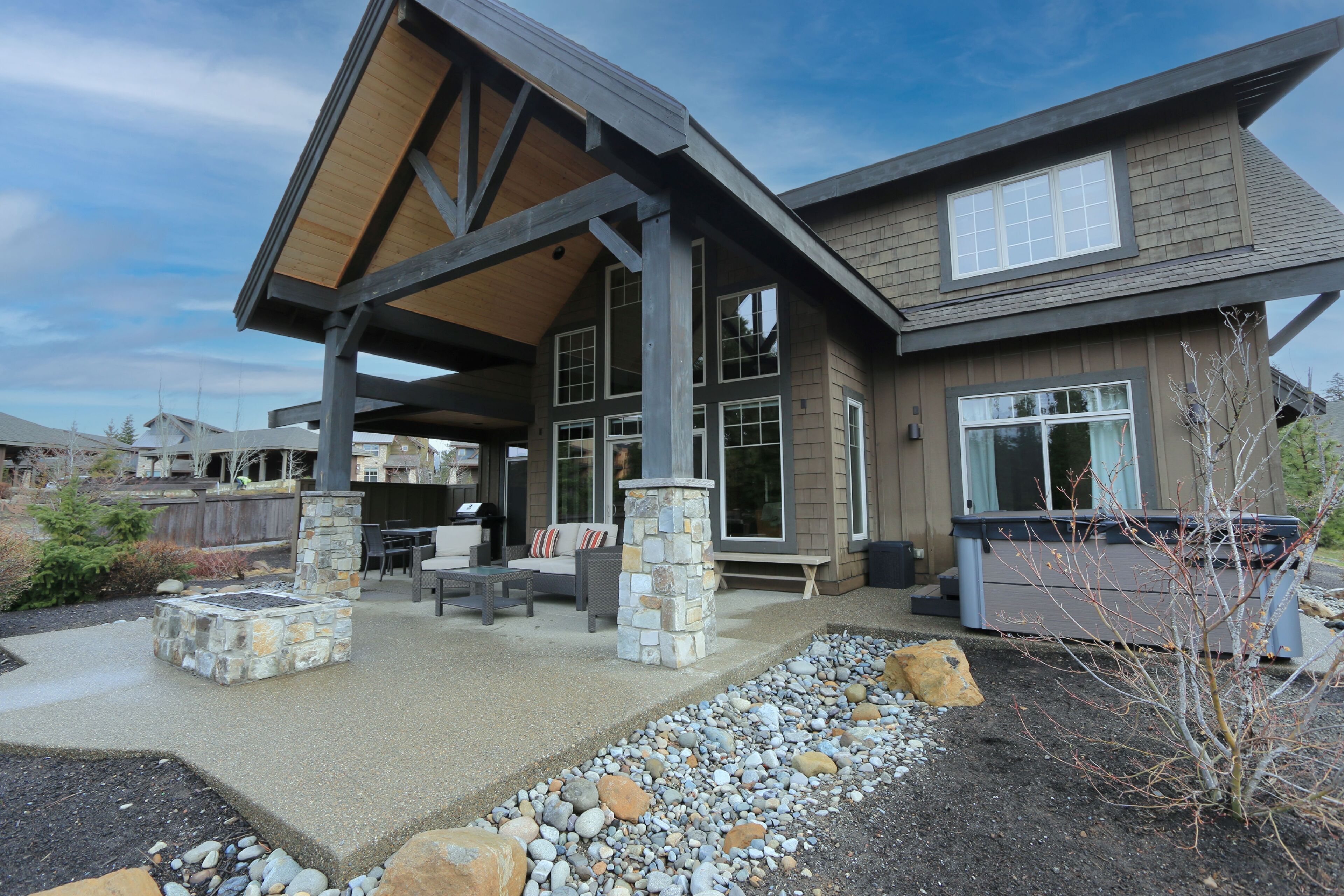 Mt Views, Hot Tub, Game Room, EV Charger, Close to Lodge