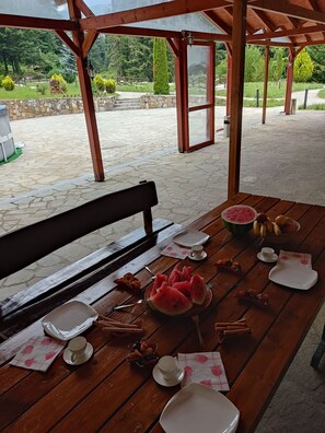 Outdoor dining
