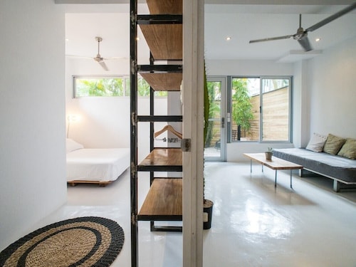 SALT 4 - Modern 1 bedroom and garden in Guiones