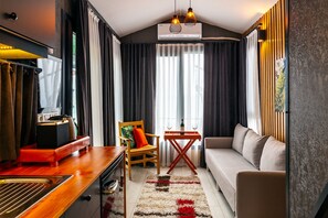 Premium Room | Premium bedding, down comforters, minibar, individually decorated - Ada Tiny House (Ayvacik)